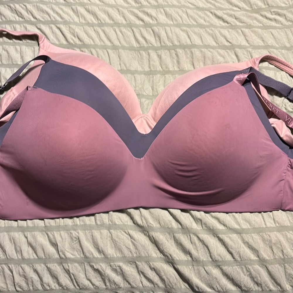 Victorias Secret Bras 40C